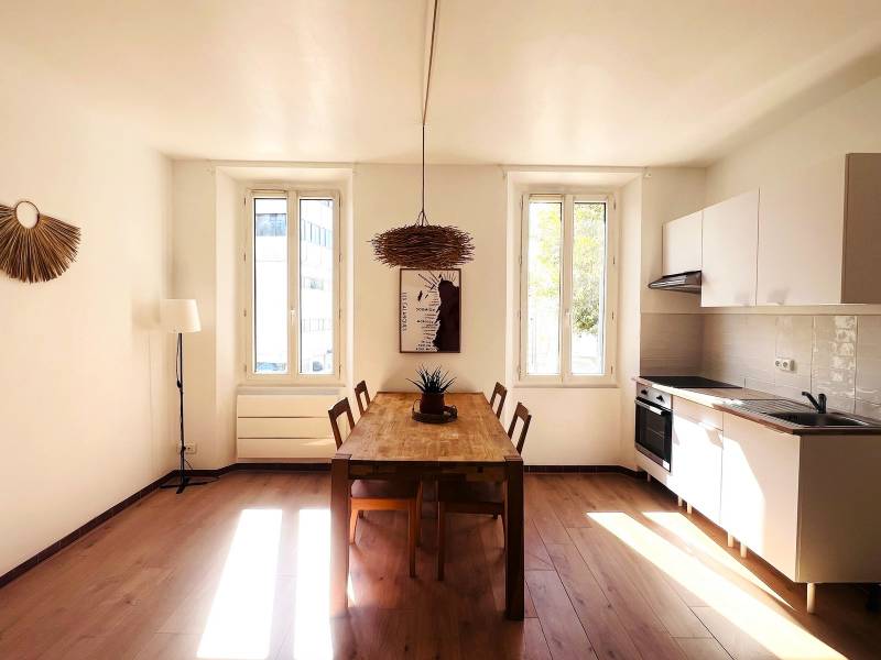 Vente Exclusive en 30 Jours : Appartement T3 Élégant et Moderne près du Port de La Ciotat