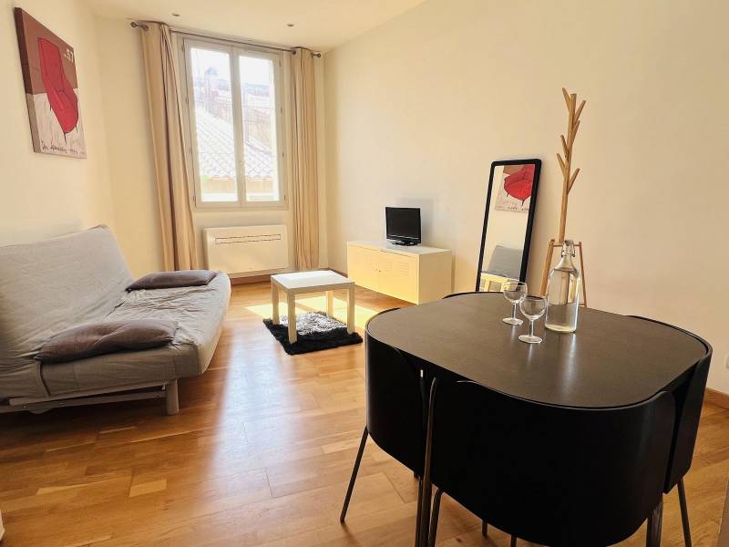 À VENDRE : APPARTEMENT TYPE 2 RÉNOVÉ AU CENTRE-VILLE DE LA CIOTAT