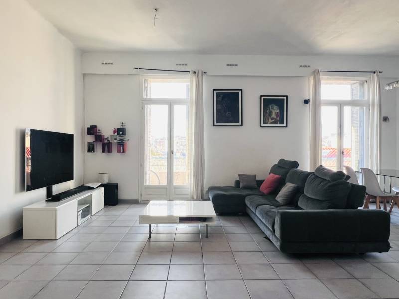 Achetez un appartement de type 3/4 avec ascenseur et balcon à Marseille 4e