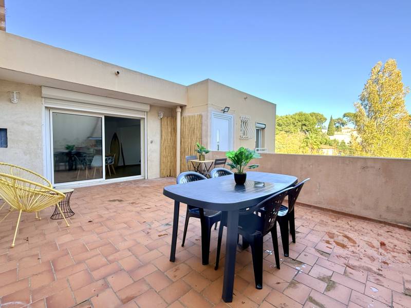 Appartement duplex 98 m² avec terrasse + espace aménageable en studio – La Ciotat hauteur