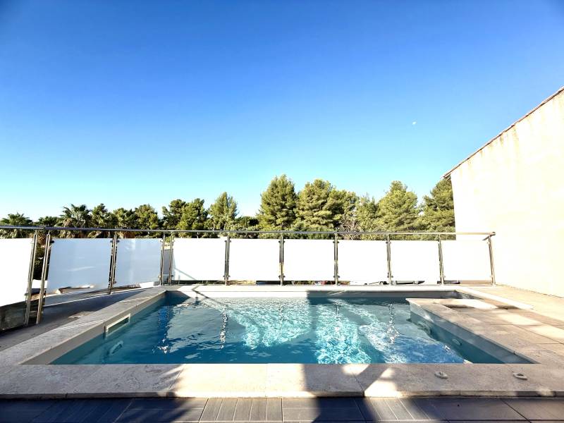 Investisseurs / familles : villa T4 + T4 indépendante à vendre dans secteur recherché