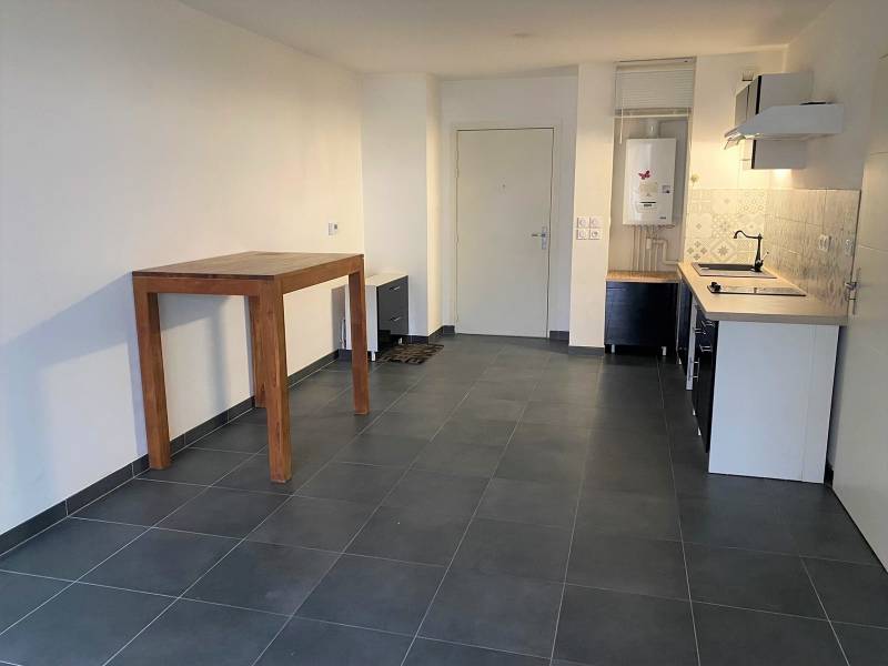 VENTE APPARTEMENT DE TYPE 2 AVEC TERRASSE PROCHE DU CENTRE-VILLE A LA CIOTAT