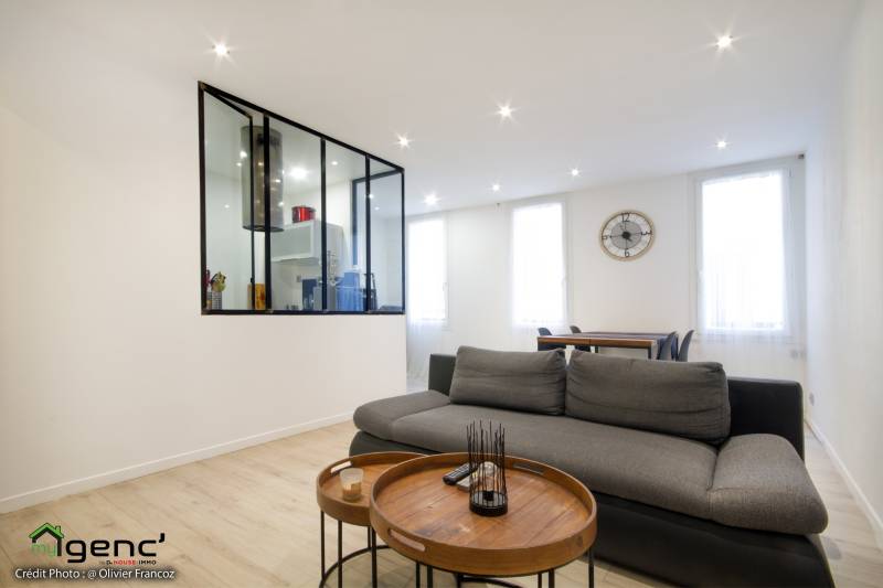 FAIRE ESTIMER SON APPARTEMENT DE TYPE 2 ENTIEREMENT RENOVE EN 1ER ETAGE DANS LE CENTRE HISTORIQUE DE LA CIOTAT