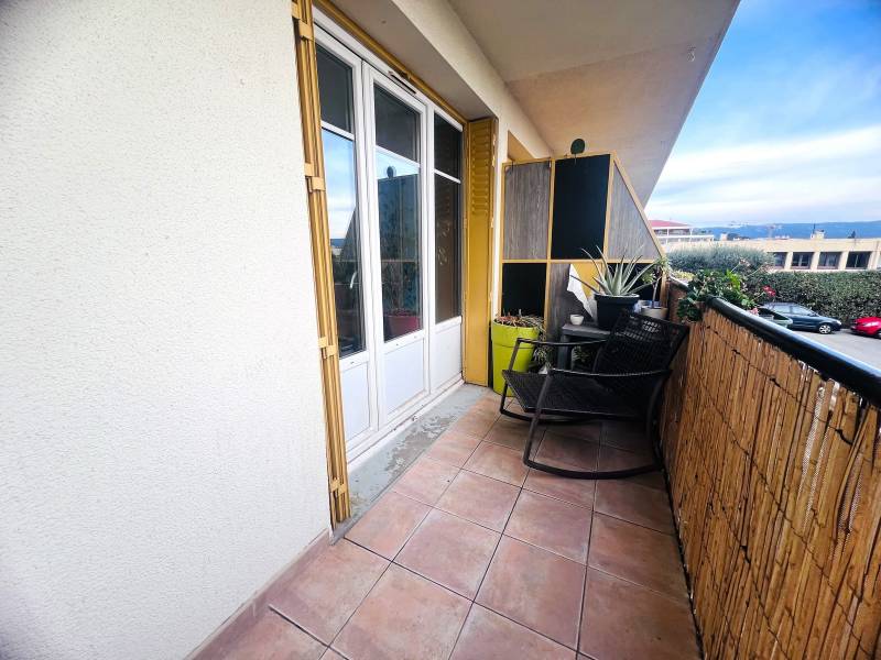 VENDUE GRACE A UNE ESTIMATION AU JUSTE PRIX POUR CETTE MAISON DE VILLE SITUEE AU COEUR DU VILLAGE DE CEYRESTE
