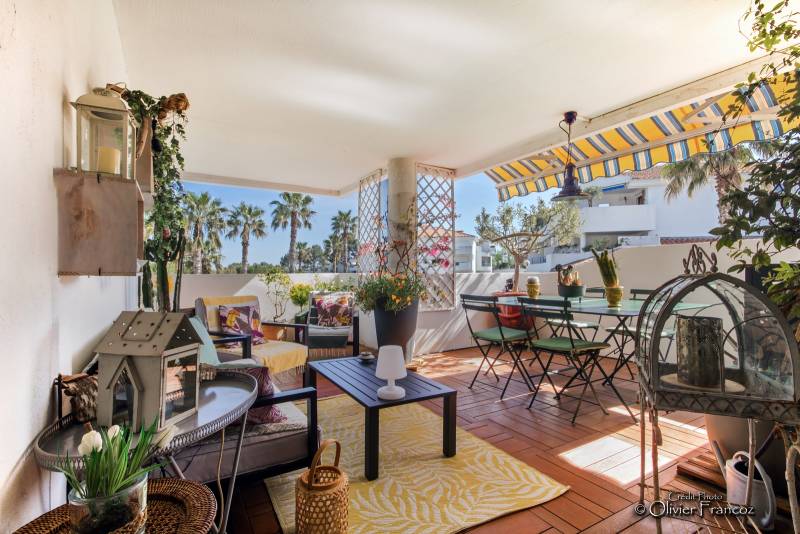 * VENDU EN EXCLUSIVITE EN 25 JOURS : APPARTEMENT AUX PRESTATIONS HAUT DE GAMME AVEC TERRASSE DE 30M² AVEC VUE SUR LE PARC DE LA RESIDENCE SAINT AMBROISE A LA CIOTAT