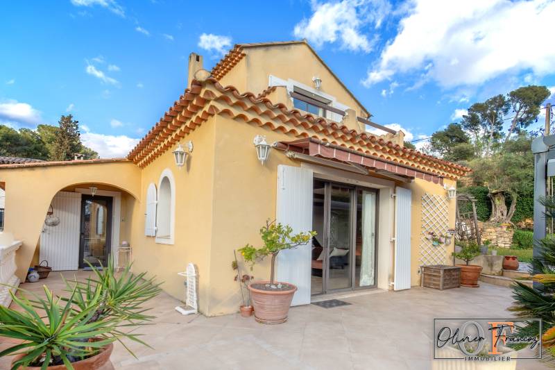 Villa Provençale à Vendre avec Jardin Paysager dans le Quartier du Baguier à La Ciotat