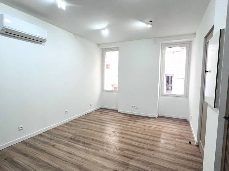 Appartement de Type 3 Rénové à 20m du Vieux-Port de La Ciotat – À Vendre