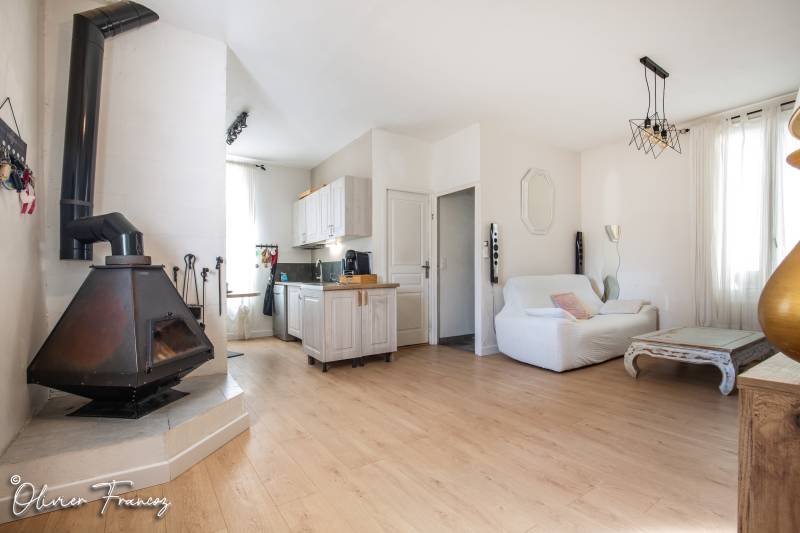 À vendre : charmante maison avec jardin et dépendance à Saint-Cyr-sur-Mer, à deux pas de la mer