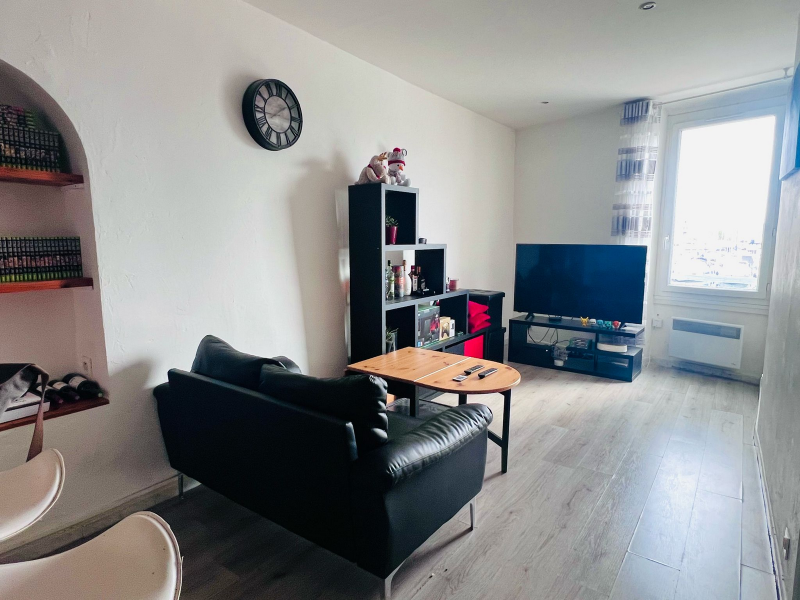 Séjour ouvrant sur le vieux-port de la Ciotat