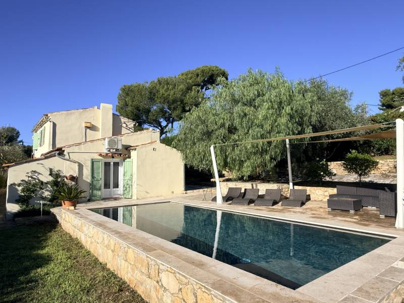 Élégante villa de 120 m² avec piscine et jardin paysager – La Cadière-d’Azur