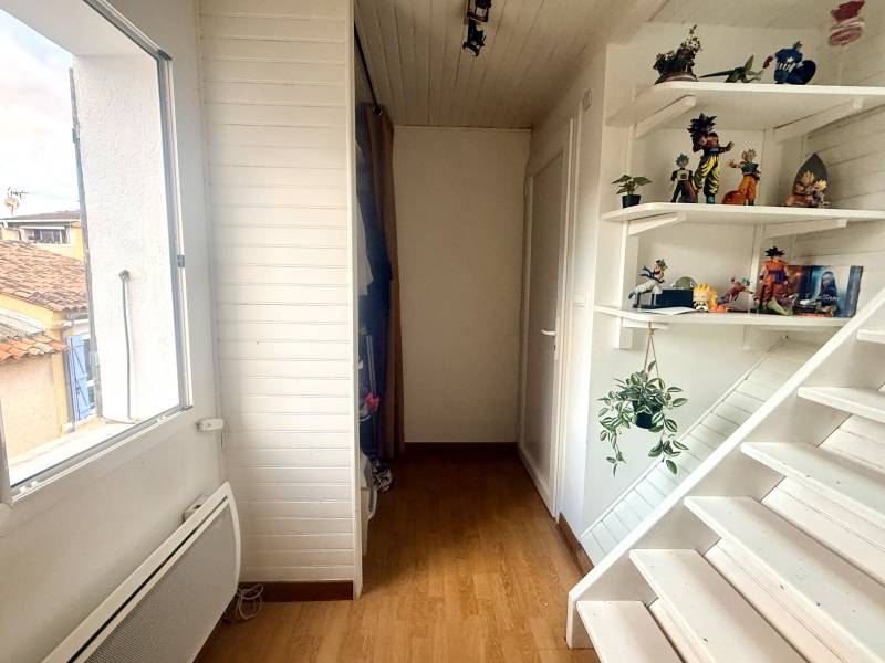 Studio lumineux avec mezzanine à vendre à La Ciotat centre historique