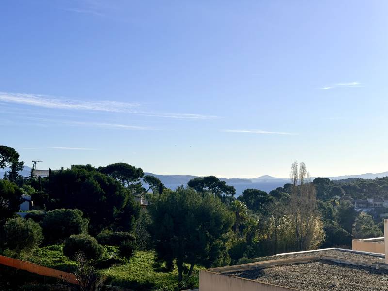 La Ciotat – Vente appartement T3 avec terrasse et vue mer dans le secteur des Calanques