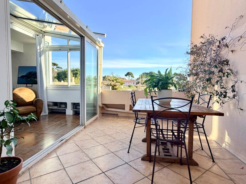 Appartement T3 à vendre avec terrasse et vue mer – Quartier des Calanques, La Ciotat