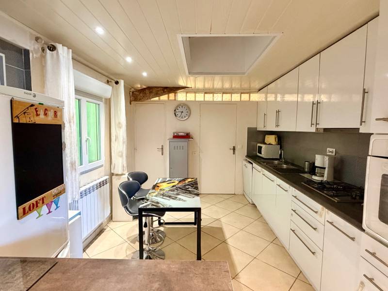 La Ciotat – maison de villégiature avec terrasse 30 m², dépendance et place de stationnement