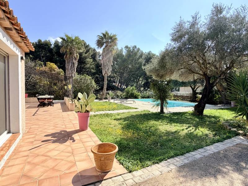 Maison 150 m² avec piscine et terrain 1000 m² à Ceyreste à vendre