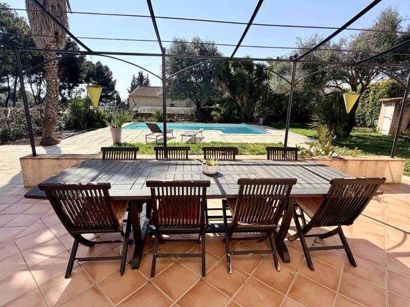 Ceyreste villa 150 m² à vendre avec piscine et terrain arboré 1000 m²
