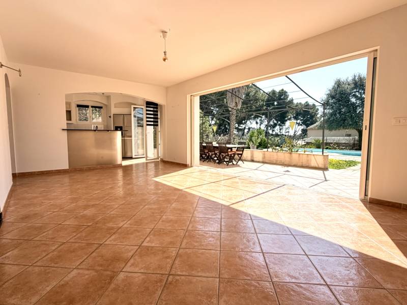 Ceyreste villa familiale 150 m² avec piscine et jardin paysager
