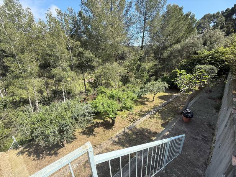 MAISON TRADITIONNELLE AVEC JARDIN ATTENANT ET STUDIO À LA CIOTAT